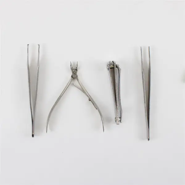 Lot of 7 Mixed Tools Accessories Seam Rippers Tweezers Clippers Latch Hook