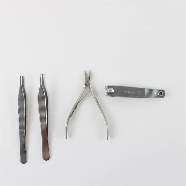 Lot of 7 Mixed Tools Accessories Seam Rippers Tweezers Clippers Latch Hook