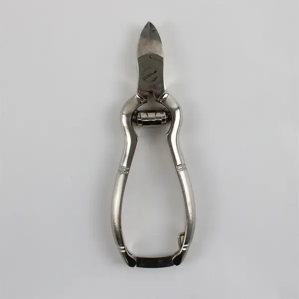 Lot of 6 Manicure Grooming Tools 3 Tweezers 3 Nail Clippers