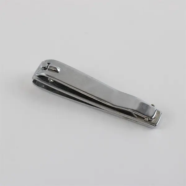Lot of 6 Manicure Grooming Tools 3 Tweezers 3 Nail Clippers