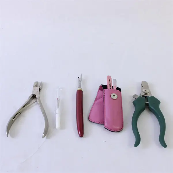 Lot of 6 Sewing Tools Seam Rippers Tweezers Clippers