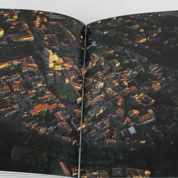 Provence: 500 Photos by Gerard Sioen French Paperback
