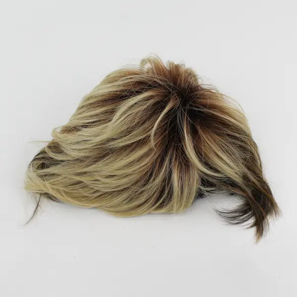 Luxhair Light Blonde Bob Synthetic Wig Short Layered Brown Highlights