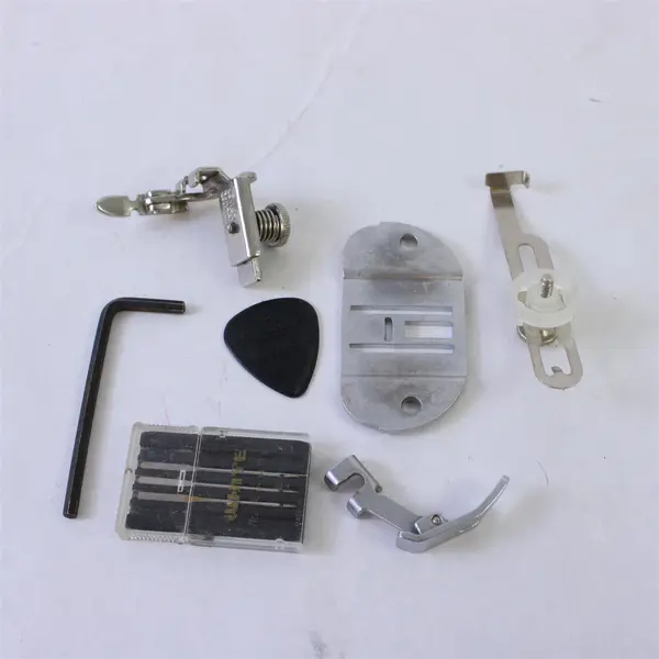 Singer 717 Sewing Machine Accessories Parts 171389 Zig-Zag Stretch with Box