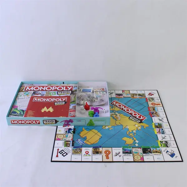 Monopoly Travel World Tour 2022 Hasbro Parker F7855 Board Game