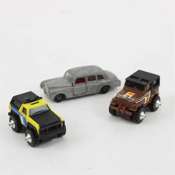 Lot of 3 Die Cast Toy Vehicles Phantom Rolls Royce & 2 Jeep Stunt Riders