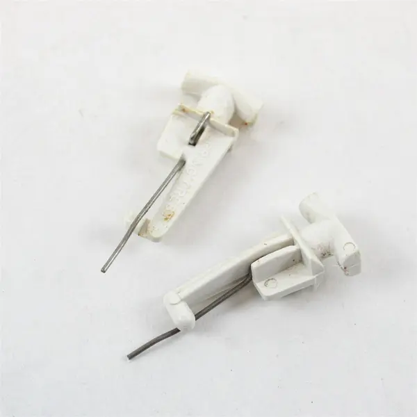 2pc Spring Crest Looper Spreaders Sewing Machine Parts Singer Consew 550547
