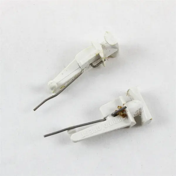 2pc Spring Crest Looper Spreaders Sewing Machine Parts Singer Consew 550547