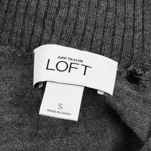 Ann Taylor Loft Women's Sweater Size Small Gray Button-Up Cardigan With Pockets