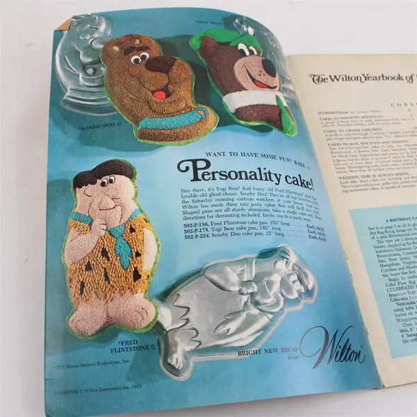 Wilton Yearbook of Cake Decorating 1976 Paperback Magazine