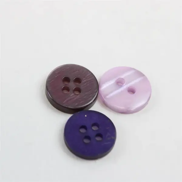 Lot of Purple Assorted Buttons Sewing Craft DIY Repairs Pre-Owned