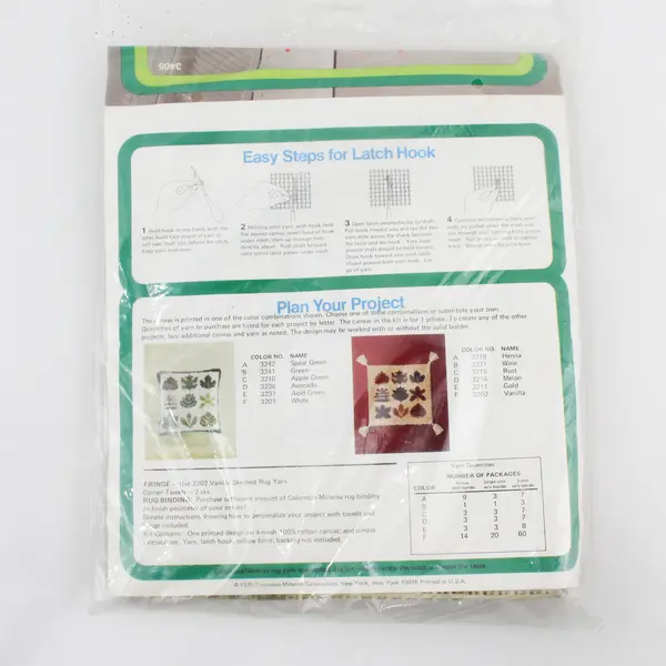 Vintage NOS Columbia-Minerva Spring / Autumn Leaves Latch Hook Kit 24 x 24