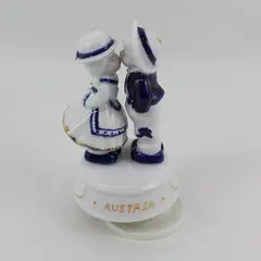 Austria Souvenir Blue And White Kissing Couple Music Box Works