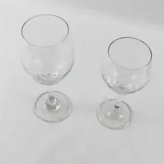 Lot Of 2 Unbranded Matching Hand Blown Clear Glass Wine Glasses 8" & 9" Tall