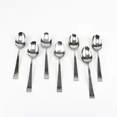 Seven 18/8 Stainless Place/Oval spoons from Retroneu in the Pattern Maxima