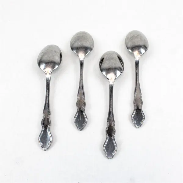 Lot of 4 Retroneu Place/Oval Spoons Jenna Pattern