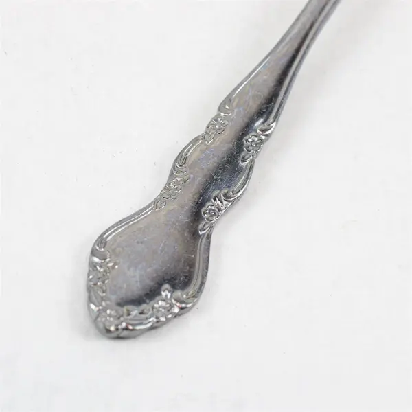 Lot of 4 Retroneu Place/Oval Spoons Jenna Pattern