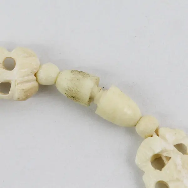 Vintage Hand Carved Elephant Synthetic Beaded Choker Necklace 16in