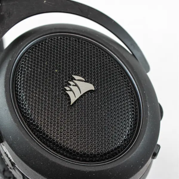 Corsair HS60 Pro Surround Wired Gaming Headset w/ Mic CA-9011213, Flawed