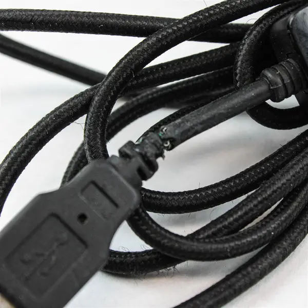 Corsair HS60 Pro Surround Wired Gaming Headset w/ Mic CA-9011213, Flawed