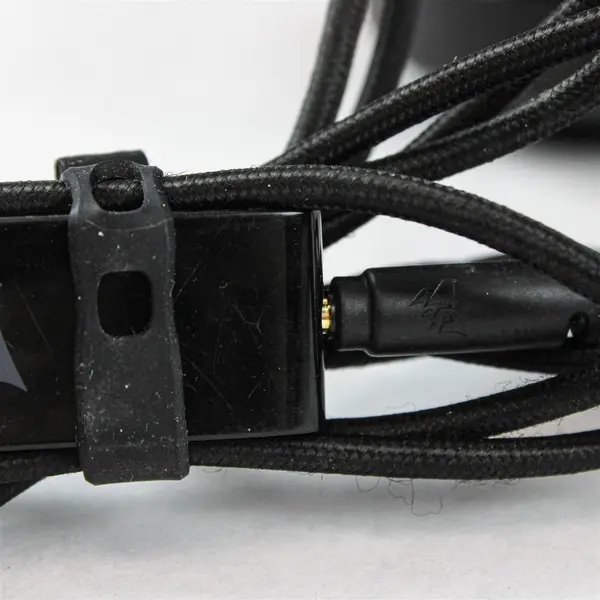 Corsair HS60 Pro Surround Wired Gaming Headset w/ Mic CA-9011213, Flawed