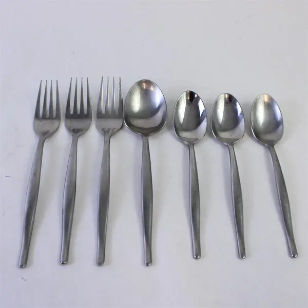 Lot of 7 Mixed Reed & Barton Sugarbush Stainless Flatware Forks Spoons