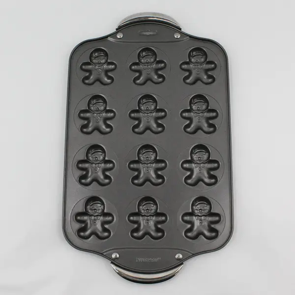 Norpro Gingerbread Man Molded Baking Pan Makes 12 Holiday Cookie Pan