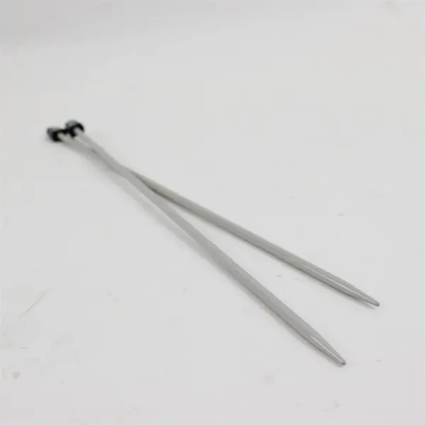 Lot of 4 Susan Bates Knitting Needles 2 Red Plastic 10.5 2 Gray 5