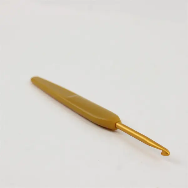 Lot of 2 Crochet Hooks Boye Aluminum 6/6 4.25mm Clover Plastic E 3.5mm