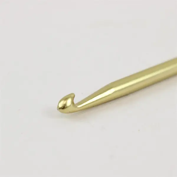 Lot of 2 Crochet Hooks Boye Aluminum 6/6 4.25mm Clover Plastic E 3.5mm