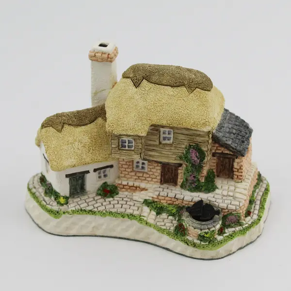 1992 David Winter Birthstone Wishing Well Cottage Figurine No Birthstone