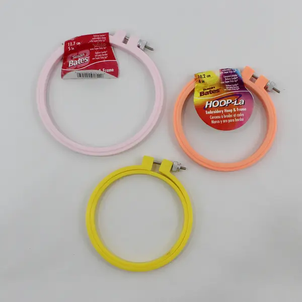 Lot of 3 Susan Bates Plastic Embroidery Hoops 4 in & 5 in Used