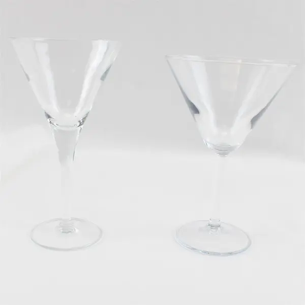 Lot of 2 Clear Glass Martini Cocktail Glasses 7.25" & 6.75" Unbranded