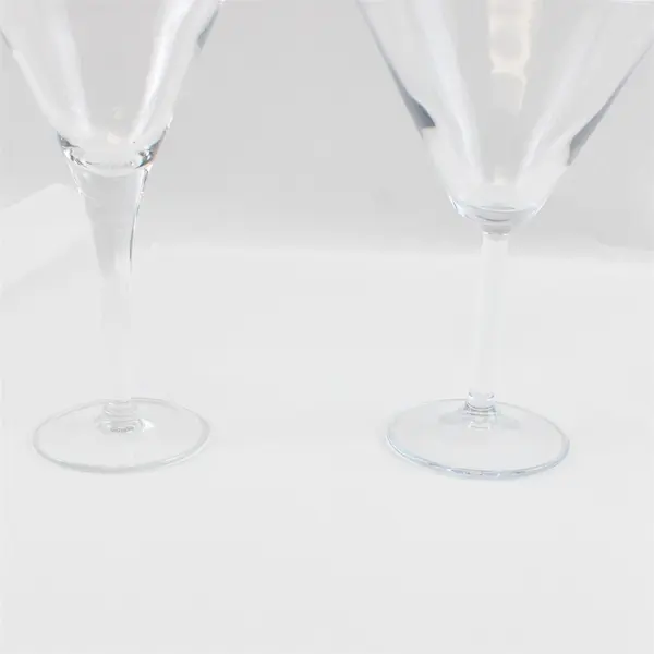 Lot of 2 Clear Glass Martini Cocktail Glasses 7.25" & 6.75" Unbranded