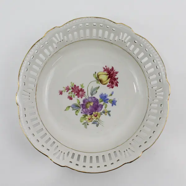 Vtg round Schwarzenhammer Bavaria Germany Reticulated Rim Bowl Floral Design 