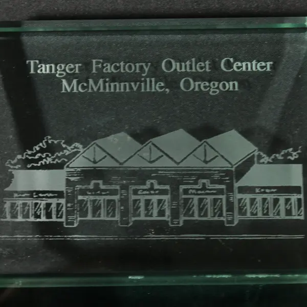 1994 Tanger Factory Outlet Center McMinnville Oregon Grand Opening Glass Plaque