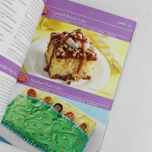 Betty Crocker Best Cupcakes & Cakes Magazine 2012 72 Recipe Cards Photos