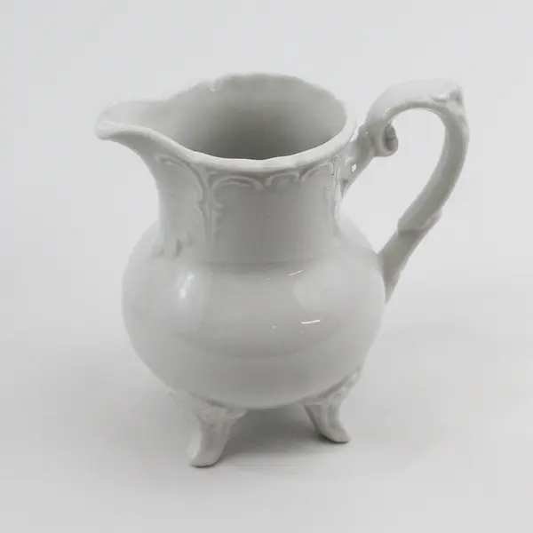 Vintage White Ceramic 4 footed Creamer Sugar Bowl And Lid Made In Japan