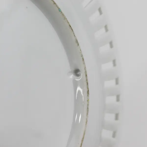 White Porcelain Reticulated Rim Dinner Plate 9.5in Unmarked
