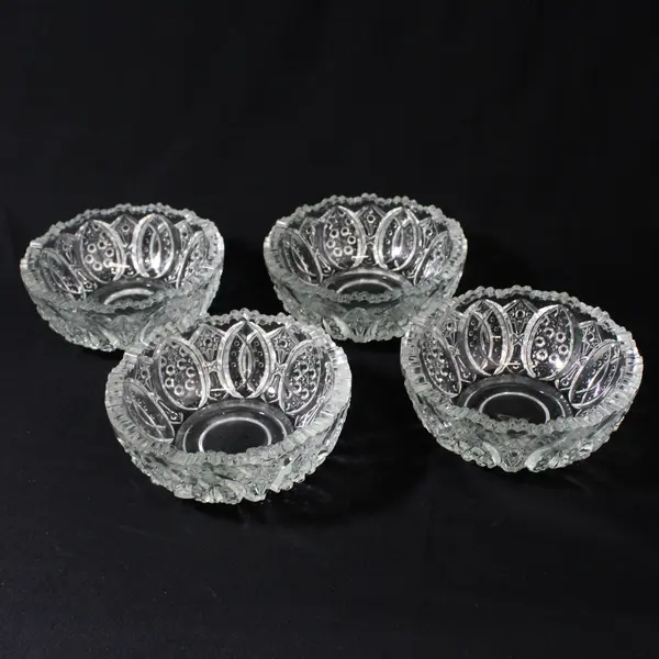 4 McKee Glass GLENTEC EAPG Clear Dessert Fruit Bowl Arches Sawtooth Rim 4.5"