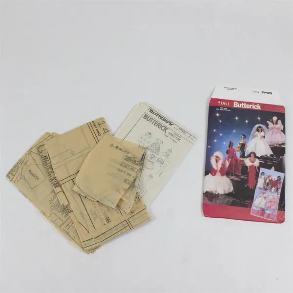 1997 Butterick Pattern 5061 11-1/2" Doll Gowns and Organizer CUT