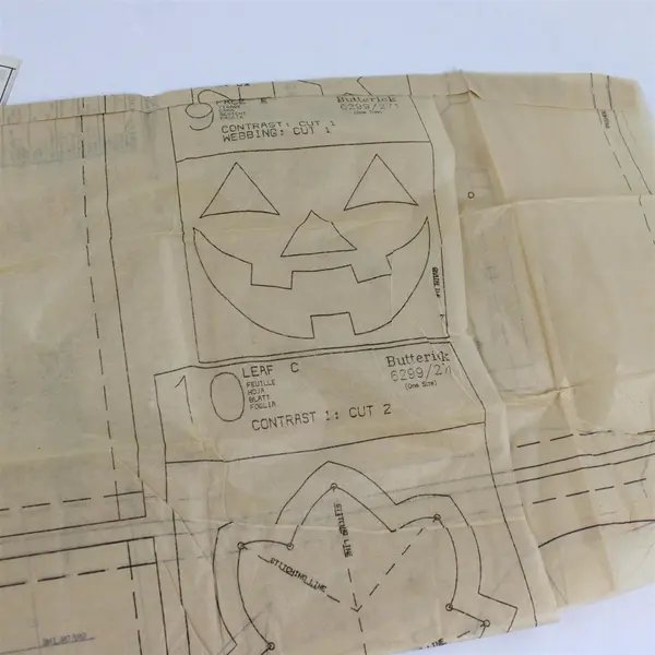 1999 Butterick Halloween Decor Sewing Pattern 6299 UNCUT