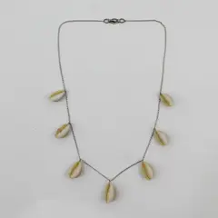 Pre-Owned Cowrie Shell Necklace Natural Seashell Charm Pendant
