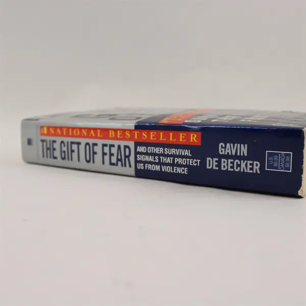 Vintage The Gift of Fear Survival Signals Gavin De Becker 1998 PB W/New Chapter