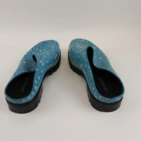 Lower East Side Blue Raindrop Print Clogs Women's U.S. Size 9