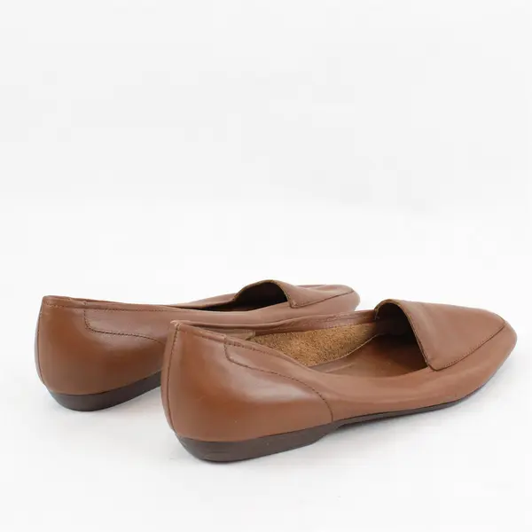 Vintage Partners Brown Leather Square Toe Flats Women's U.S. Size 8