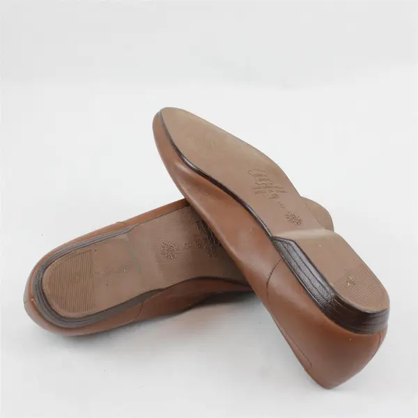 Vintage Partners Brown Leather Square Toe Flats Women's U.S. Size 8