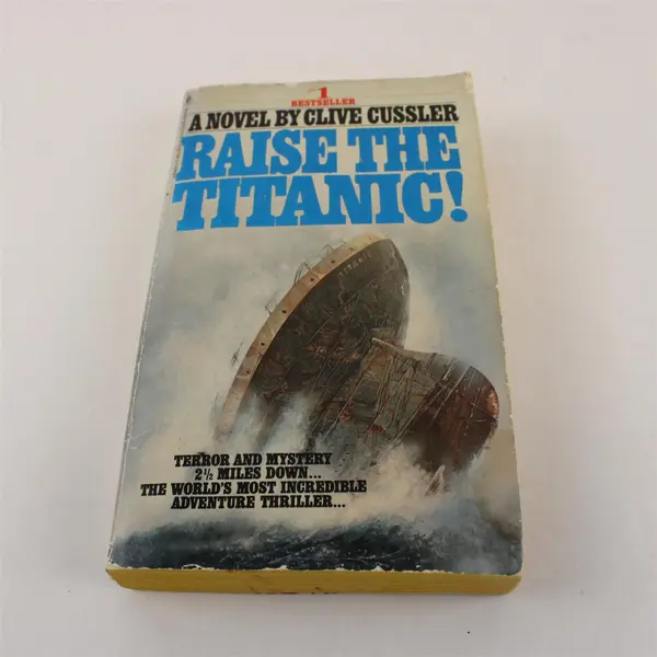 Vintage Raise The TITANIC! by Clive Cussler 1977 PB Novel Mystery And Terror