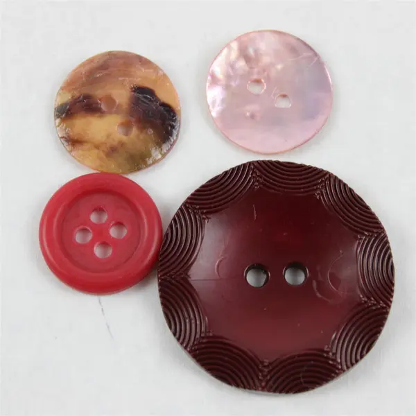 Lot of Assorted Buttons Mixed Sewing Crafting Pre-Owned