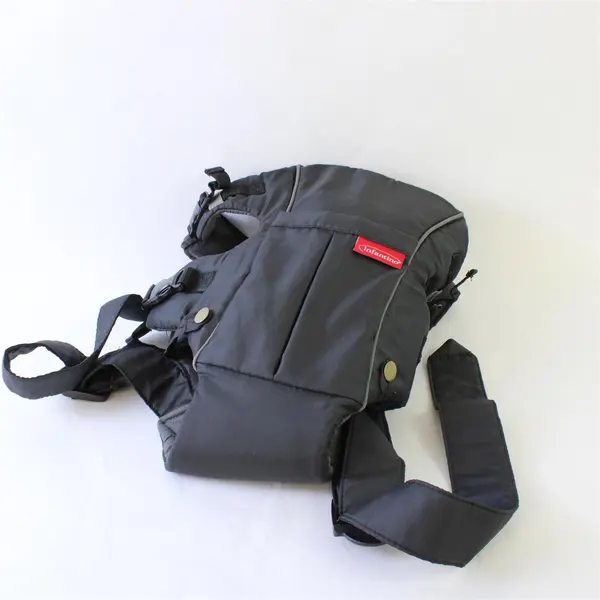 Infantino Adjustable Black Swift Baby Carrier for Infant 8-25lbs Front Pocket